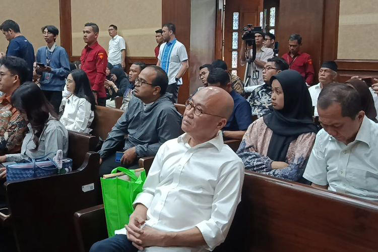 Pengacara Ariyanto Bakri alias Ary Bakri saat memberikan kesaksian di Pengadilan Tipikor Jakarta Pusat, Rabu (27/8/2025). Ia mengungkap adanya ancaman dari panitera nonaktif PN Jakut, Wahyu Gunawan, terkait permintaan tambahan uang suap dalam perkara vonis lepas korporasi CPO.